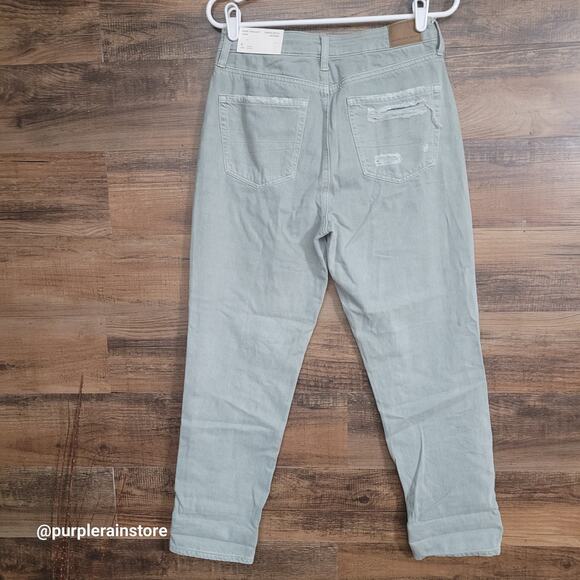 American Eagle Mom Jeans 6 Straight Sage Green Comfort Stretch Waistband NWT - Picture 2 of 13